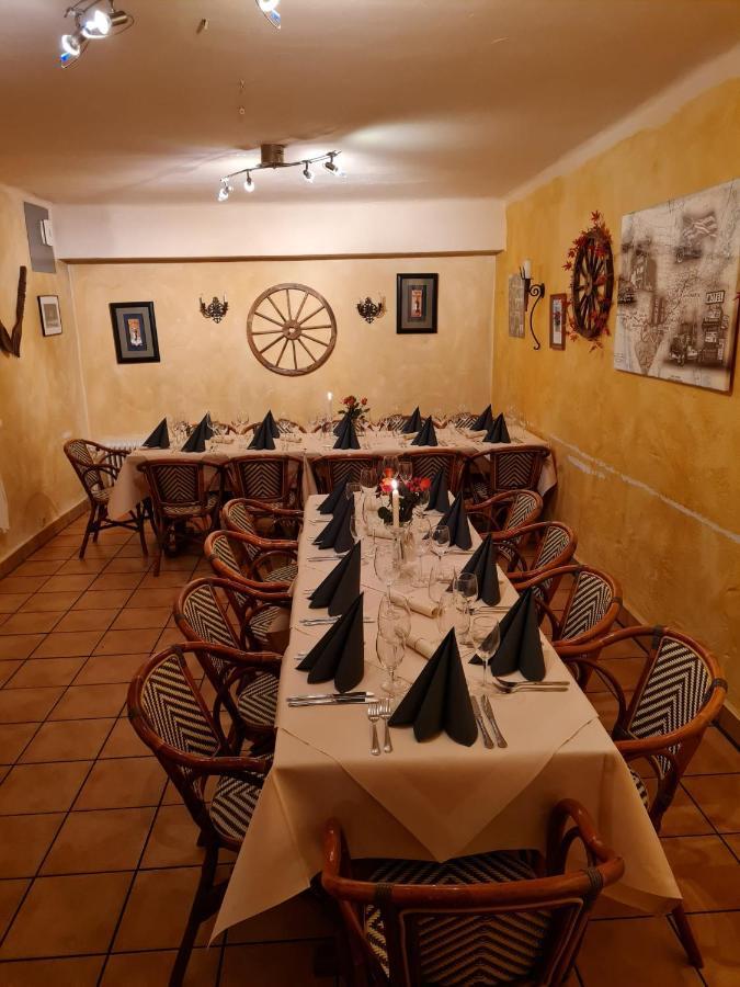 Hotel Restaurant Zur Hexe Uberherrn Bagian luar foto