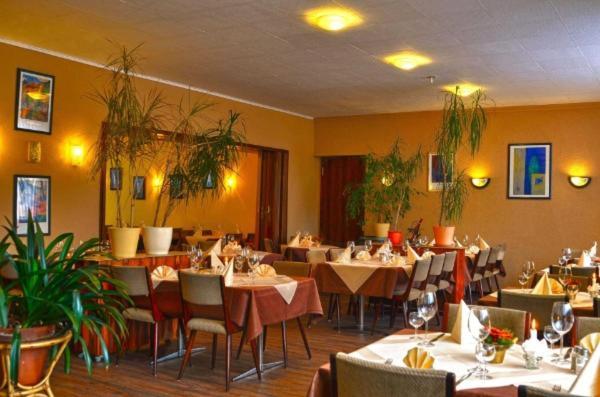 Hotel Restaurant Zur Hexe Uberherrn Bagian luar foto