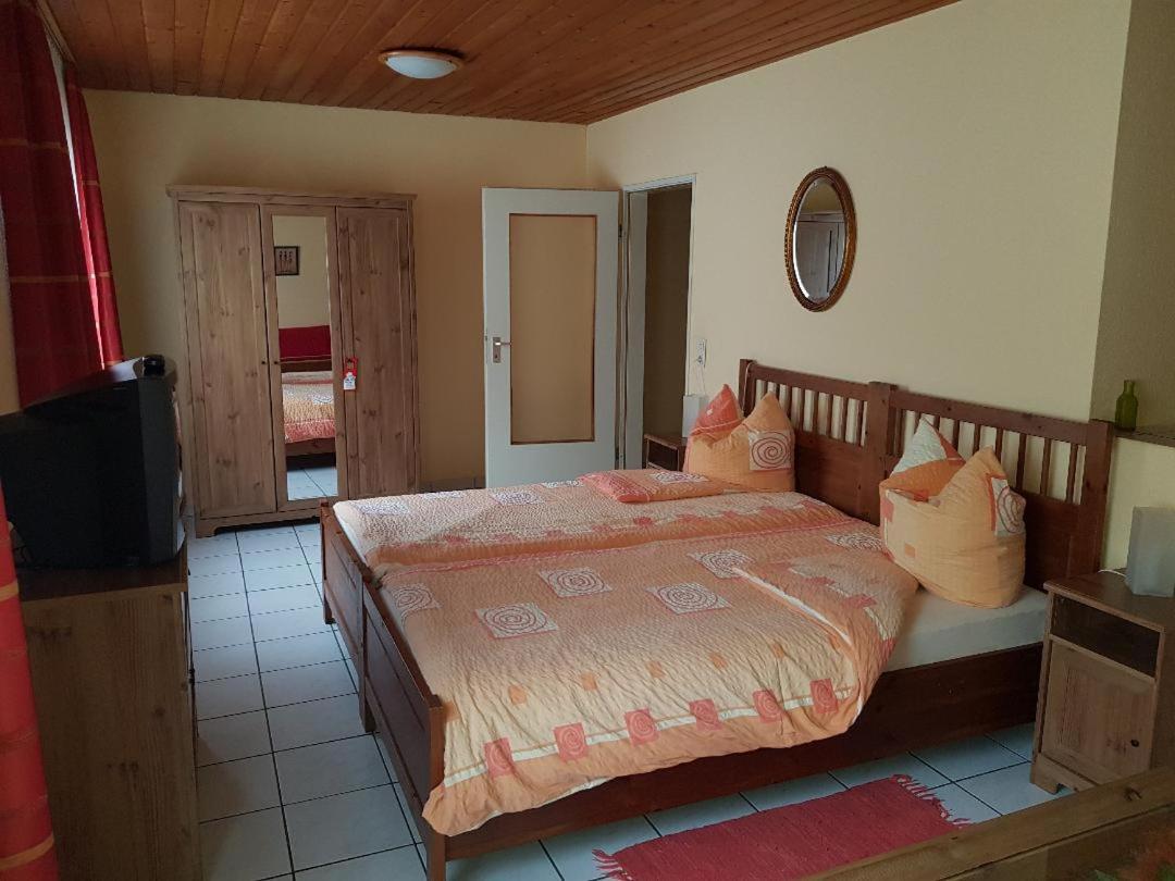 Hotel Restaurant Zur Hexe Uberherrn Bagian luar foto
